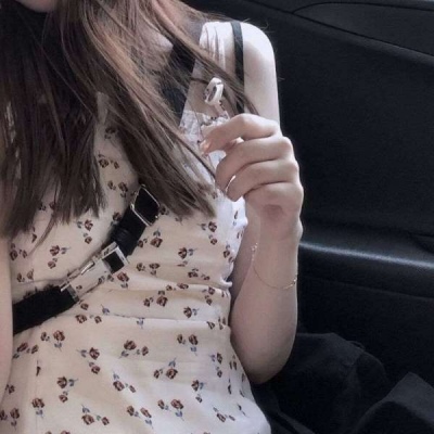 简约气质女生锁骨局部头像大全
