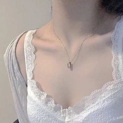 简约气质女生锁骨局部头像大全