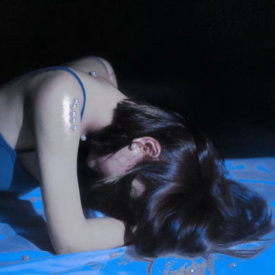 简约气质女生锁骨局部头像大全